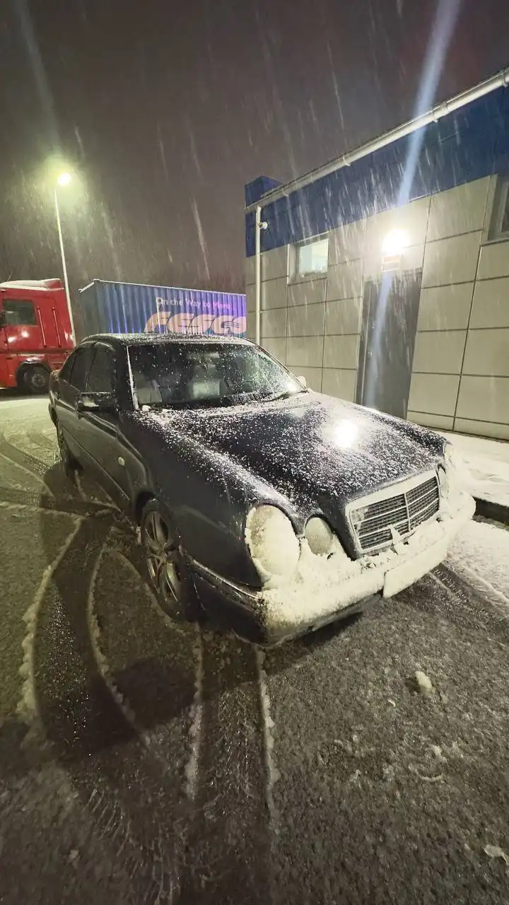 Mercedes-Benz W210 1998 года