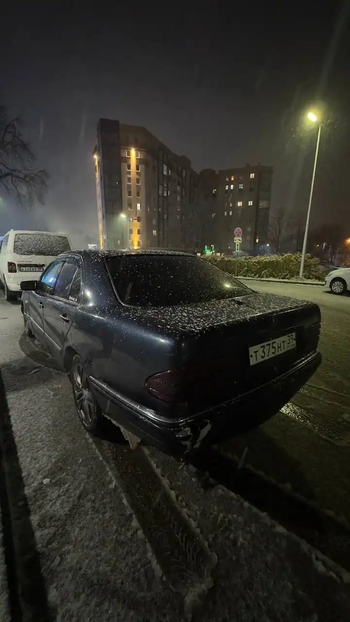 Mercedes-Benz W210 1998 года