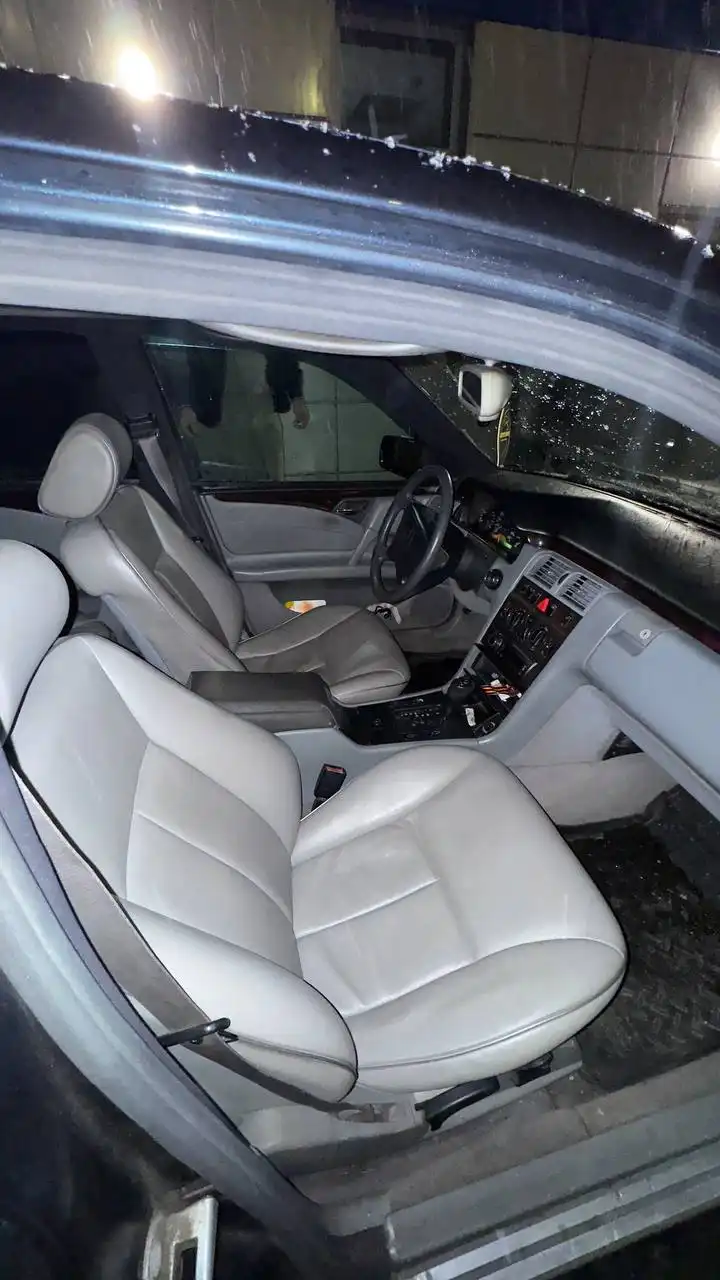 Mercedes-Benz W210 1998 года