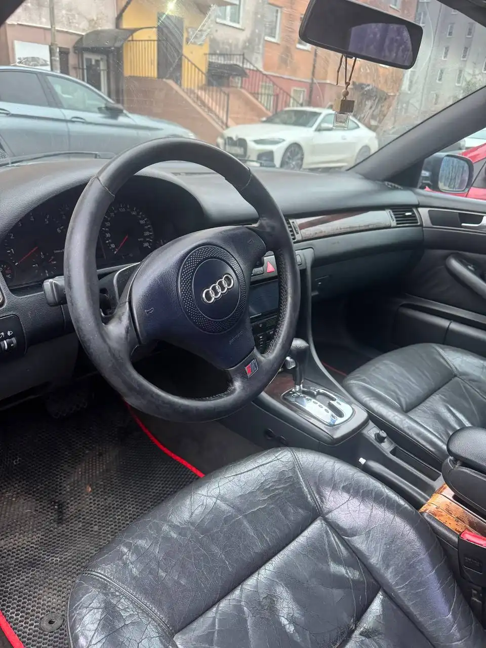 Продажа Audi 2.4 автомат 1998 года