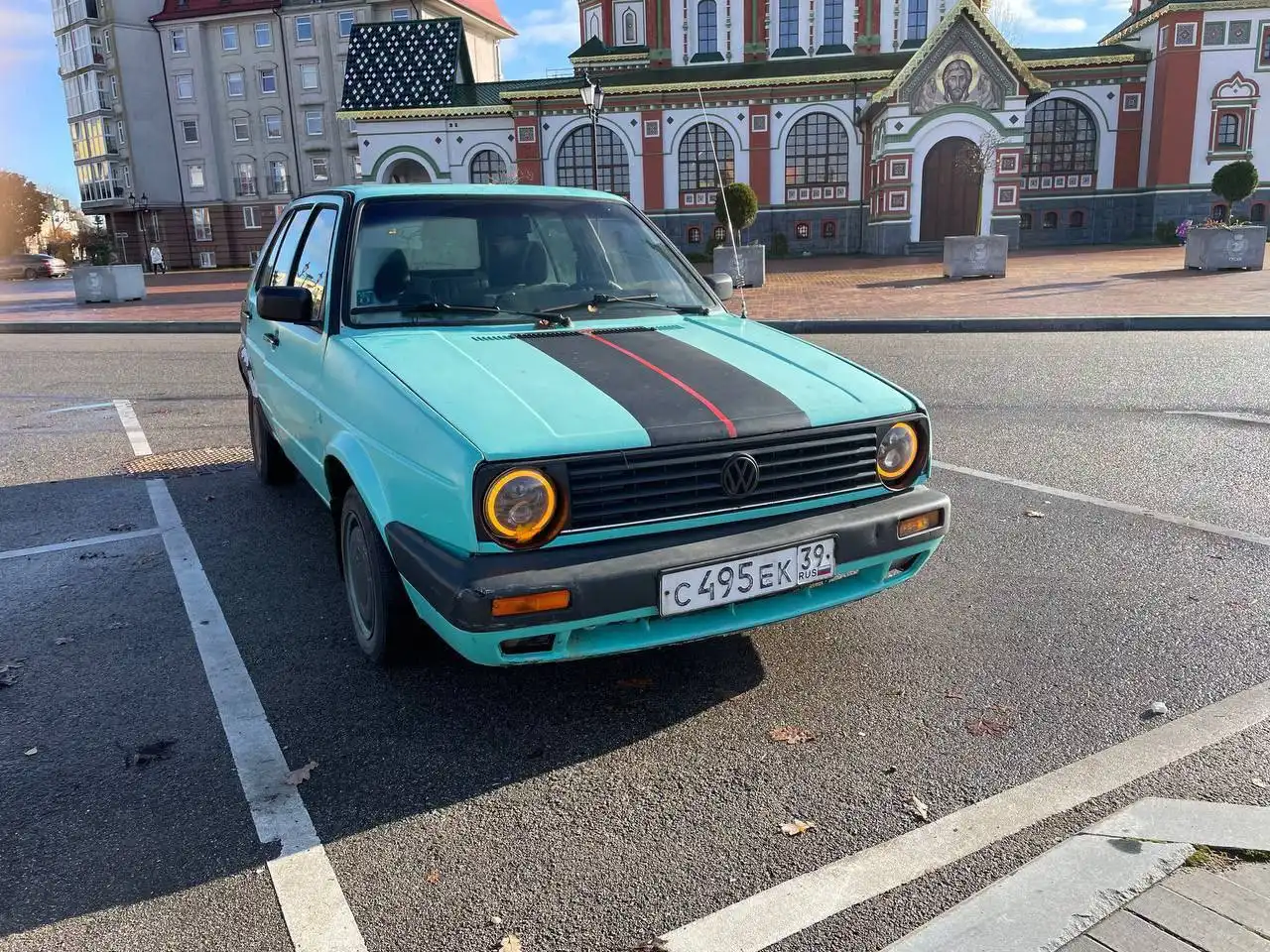 Volkswagen Golf II цвета Тиффани 1990 года