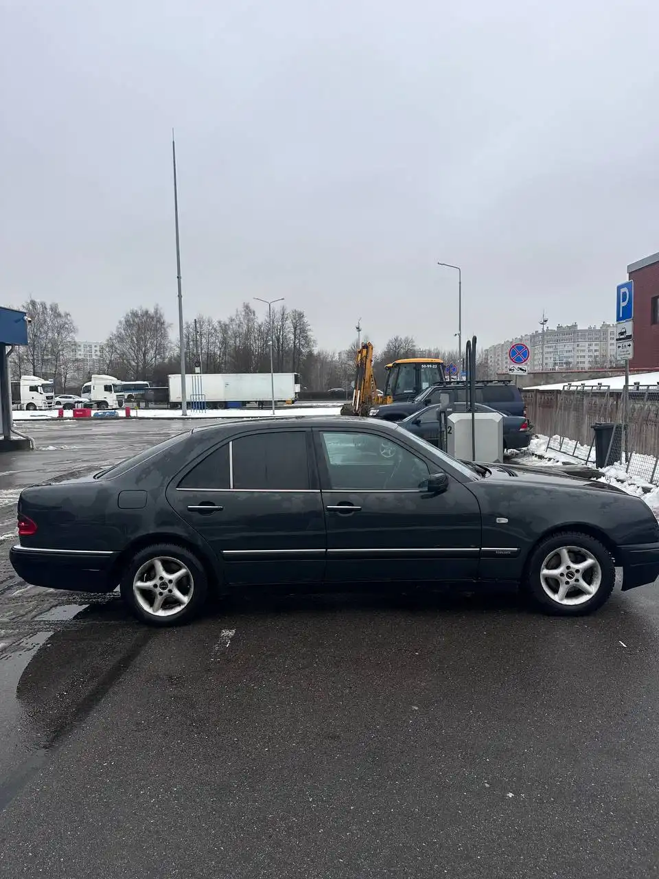 Mercedes-Benz W210 Elegance с доработками и новым аудио