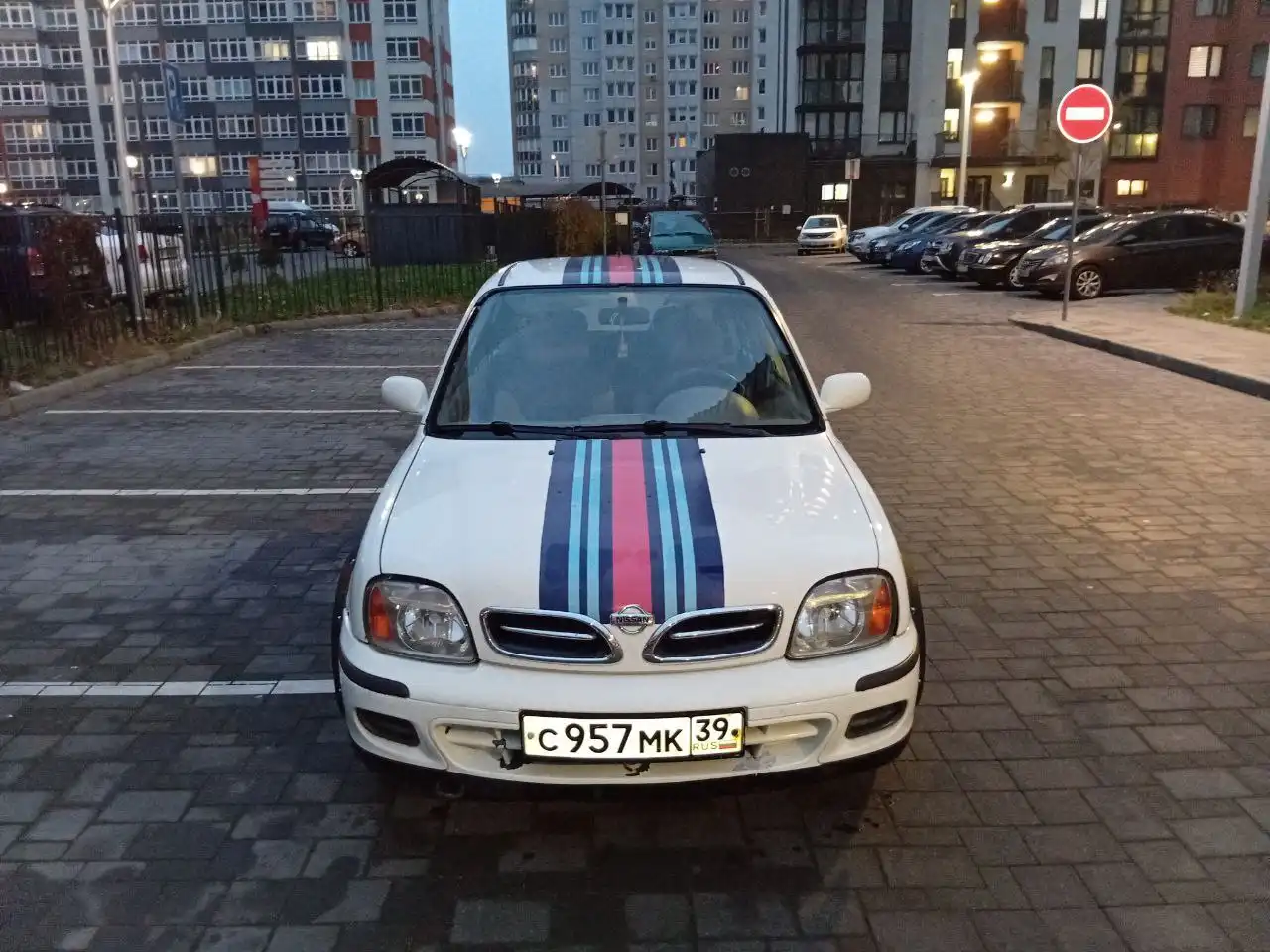 Продам Ниссан Микра 2000 года