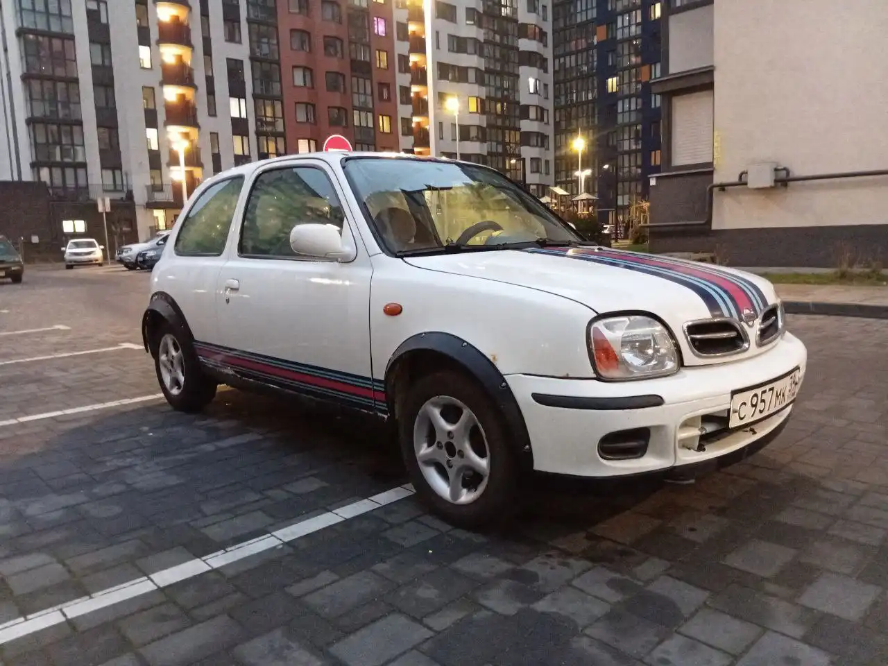 Продам Ниссан Микра 2000 года