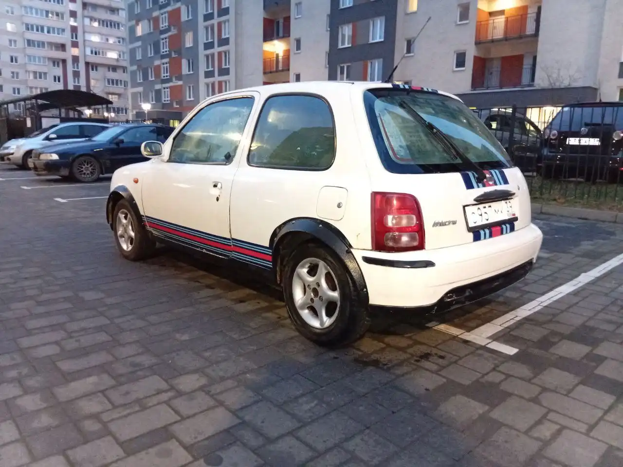 Продам Ниссан Микра 2000 года