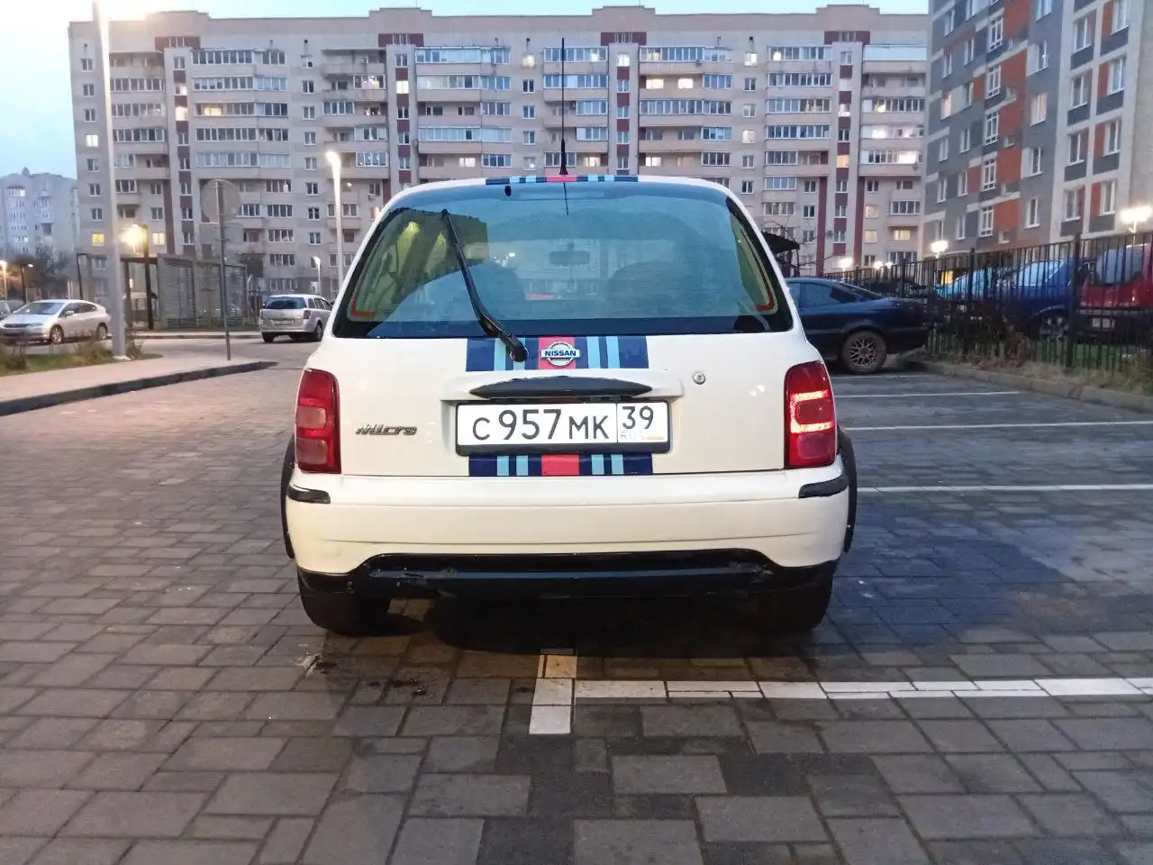 Продам Ниссан Микра 2000 года