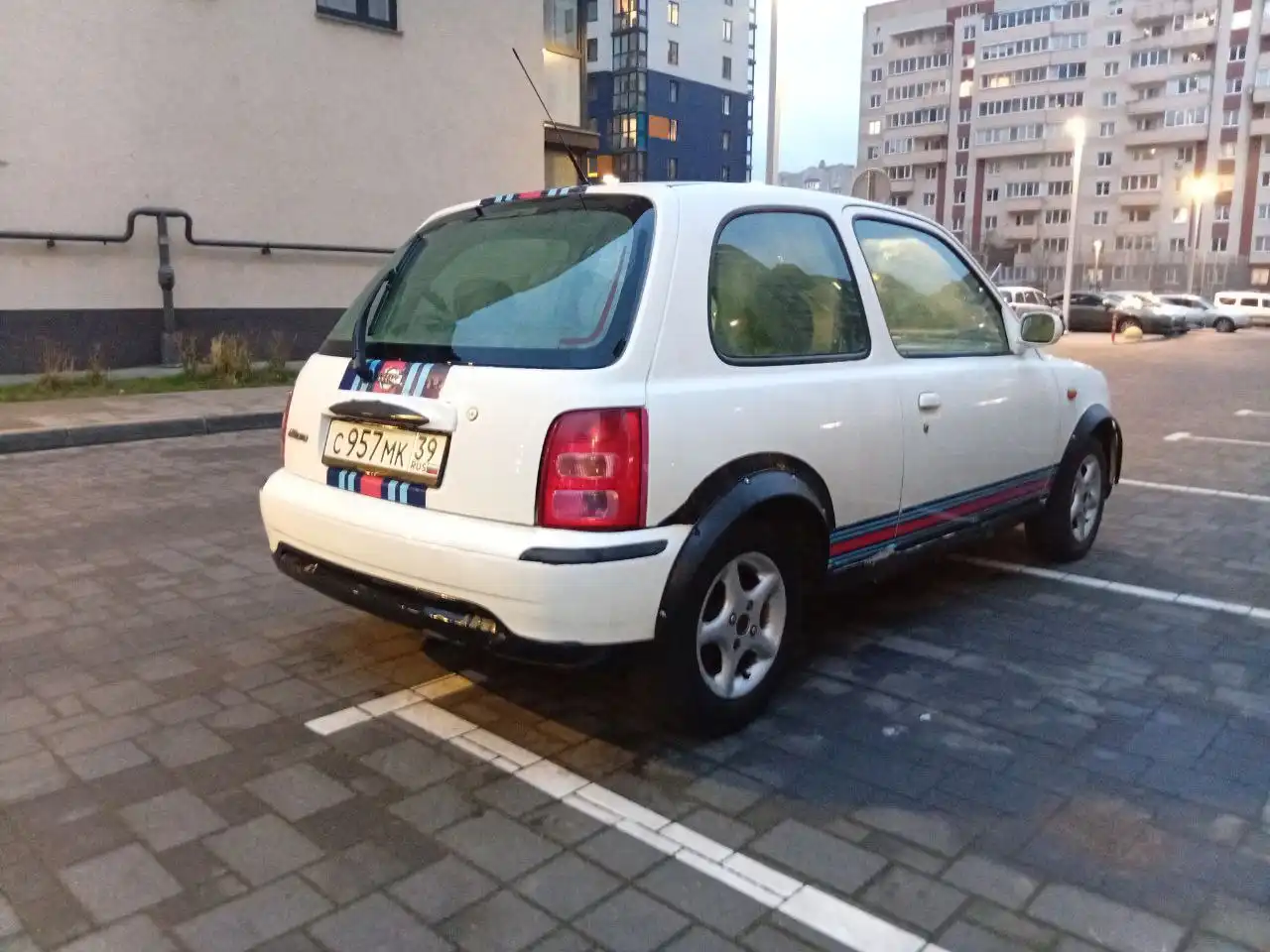 Продам Ниссан Микра 2000 года