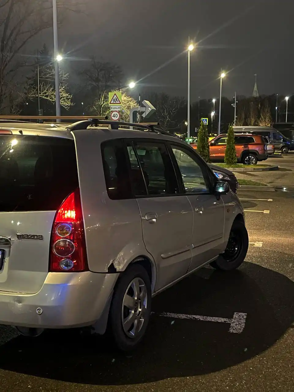 Mazda Premacy 1.9 бензин 2004г. рестайлинг