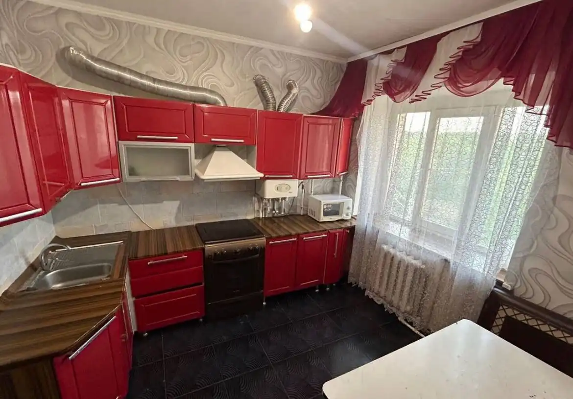 Продажа 3-комнатной квартиры в х. Степановском - Недвижимость в Оренбург