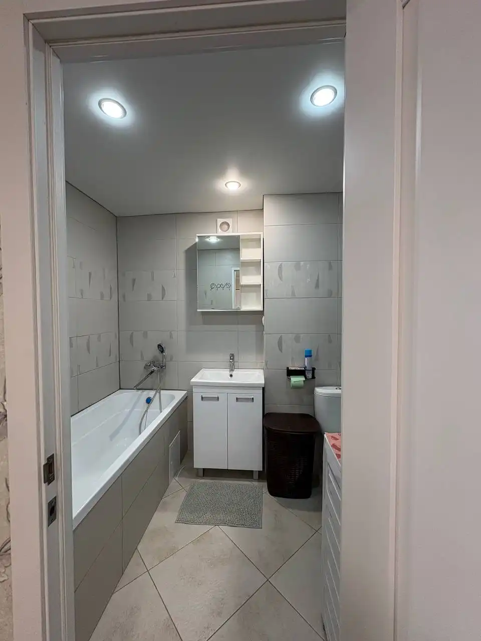 Продается 4 комнатная квартира 123 кв.м на проспекте Победы - Квартиры (Недвижимость) в Оренбург