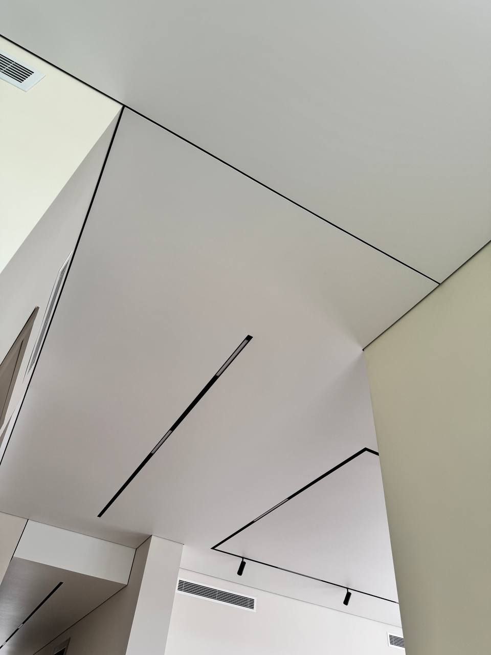 Подарок к Новому году - 20% на все потолки