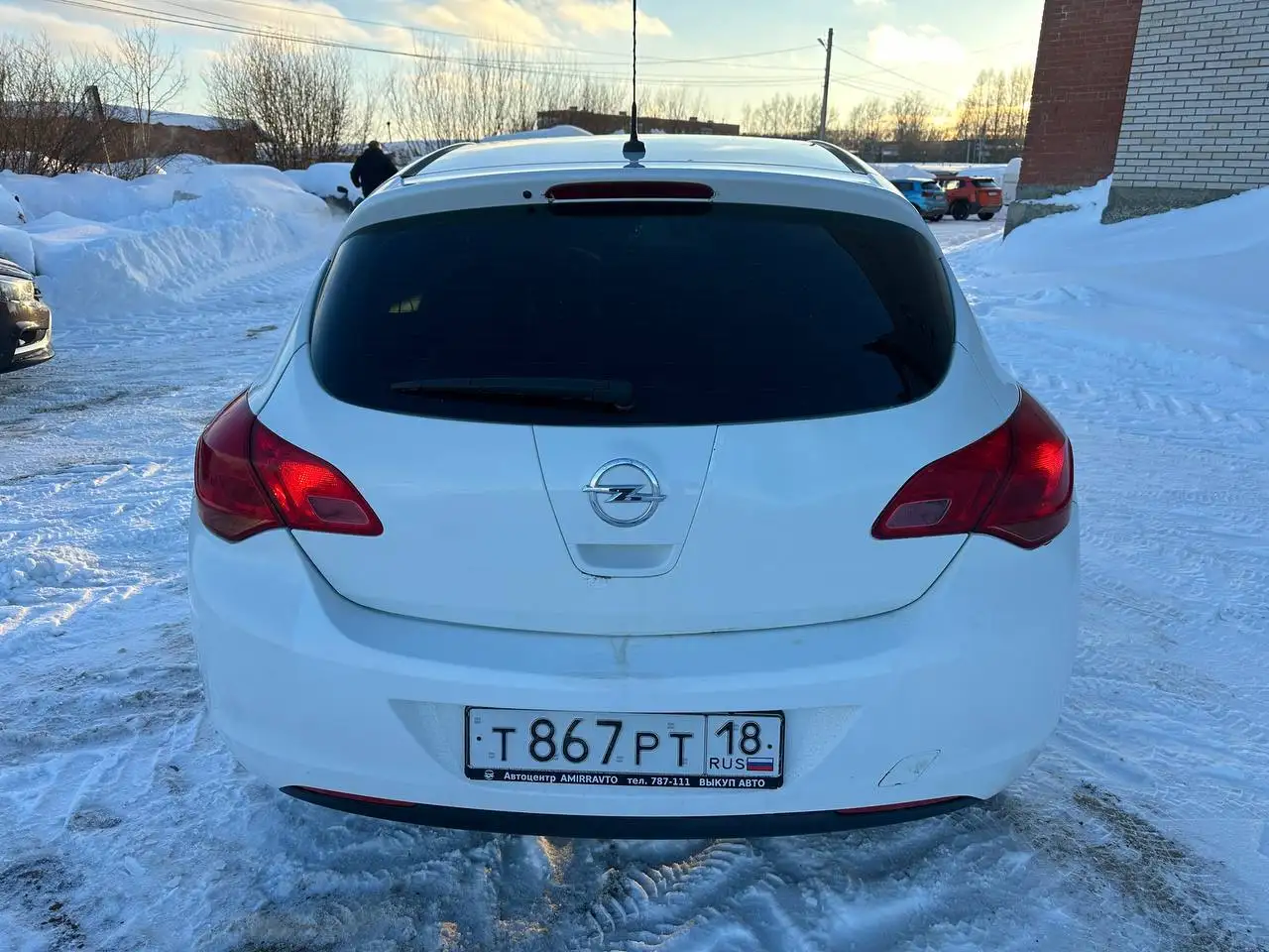 Opel Astra J 2011 года, 1.4 МТ, без турбины - Легковые автомобили (Авто) в Глазов