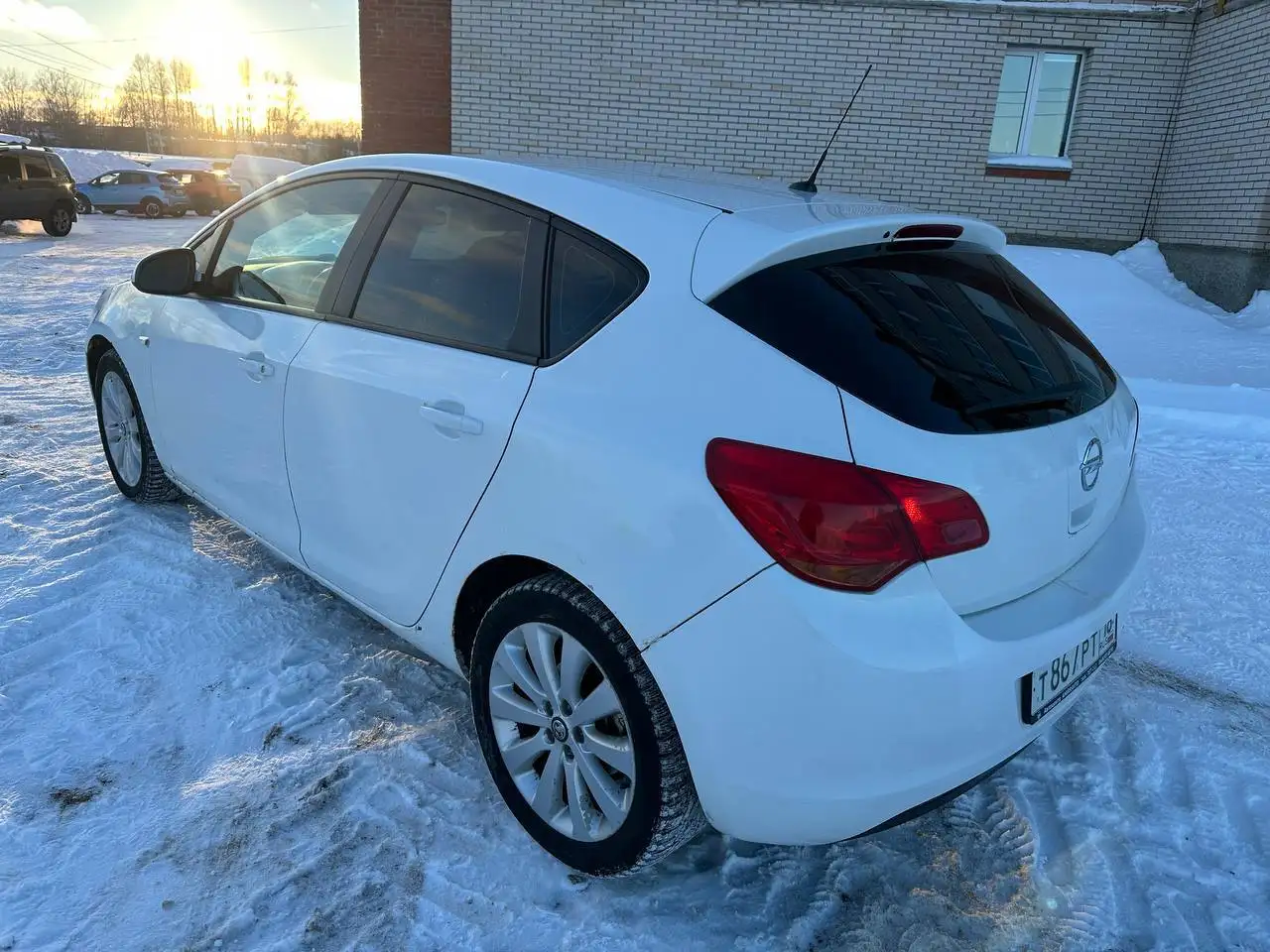 Opel Astra J 2011 года, 1.4 МТ, без турбины - Легковые автомобили (Авто) в Глазов