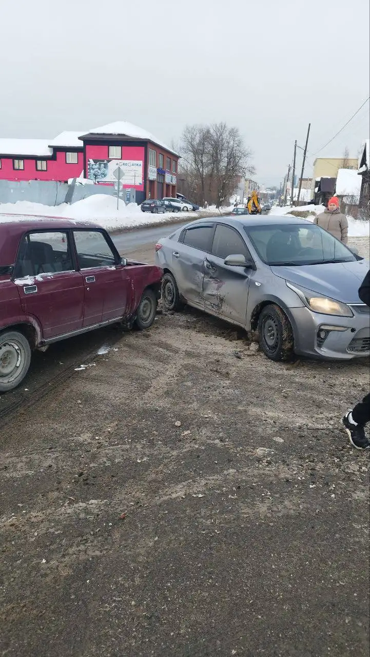 ВАЗ 2107 2003 года карбюратор - Легковые автомобили (Авто) в Ижевск