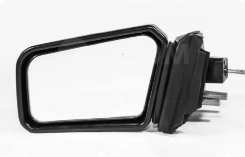 Куплю левое зеркало - Автозапчасти (Запчасти) в Ижевск