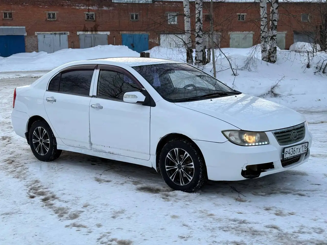 Автомобиль 2012 года на ходу с чистыми документами - Легковые автомобили (Авто) в Ижевск