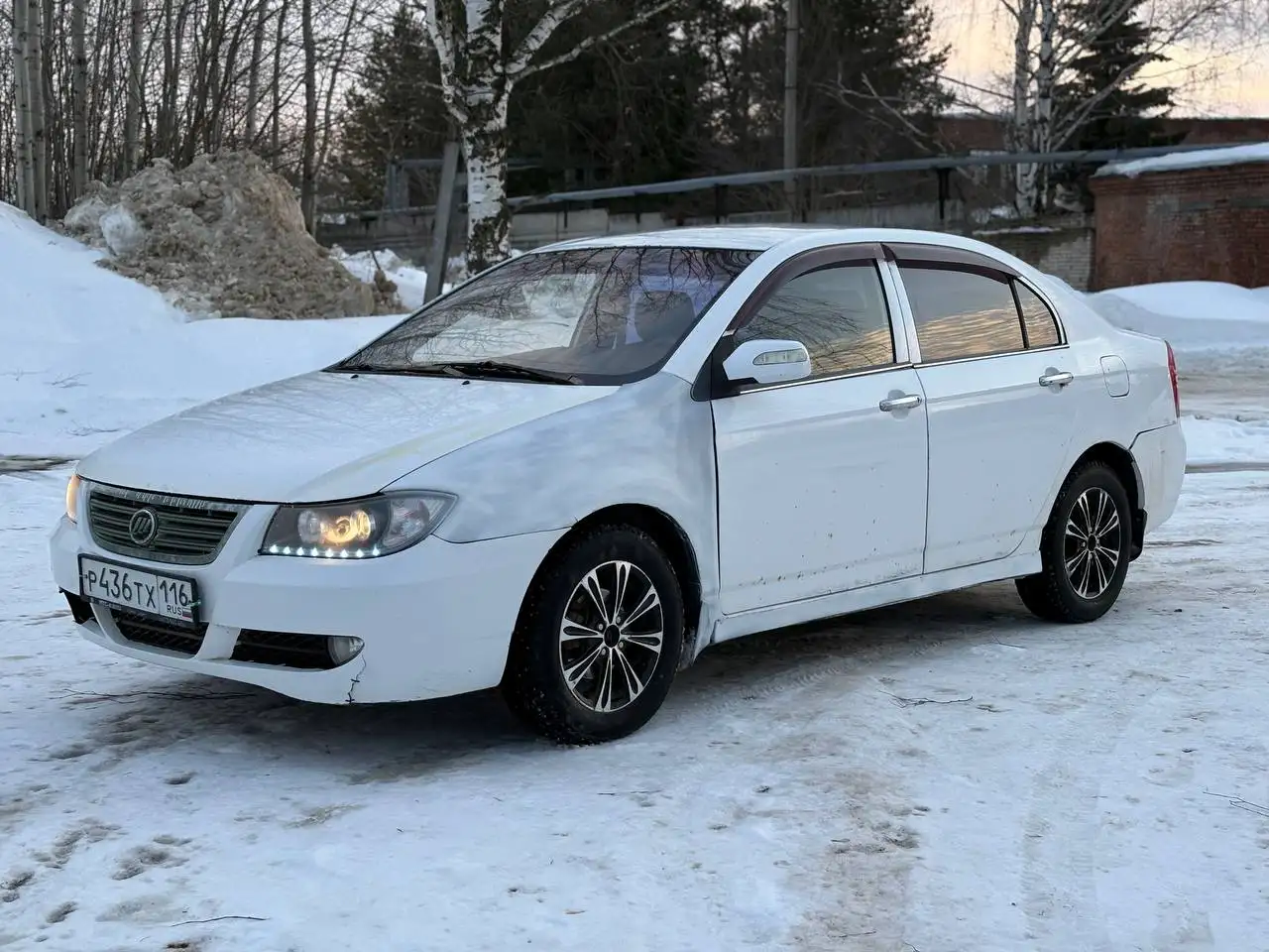 Автомобиль 2012 года на ходу с чистыми документами - Легковые автомобили (Авто) в Ижевск