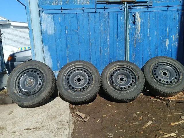 Штампы и литые диски на резине разных радиусов - Автодвигатели в Ижевск