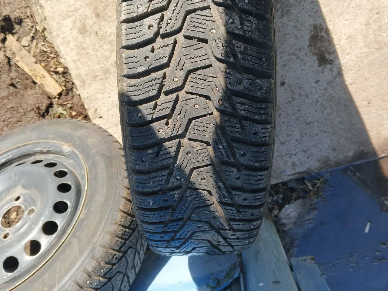 Штампы и литые диски на резине разных радиусов - Диски и шины (Запчасти) в Ижевск