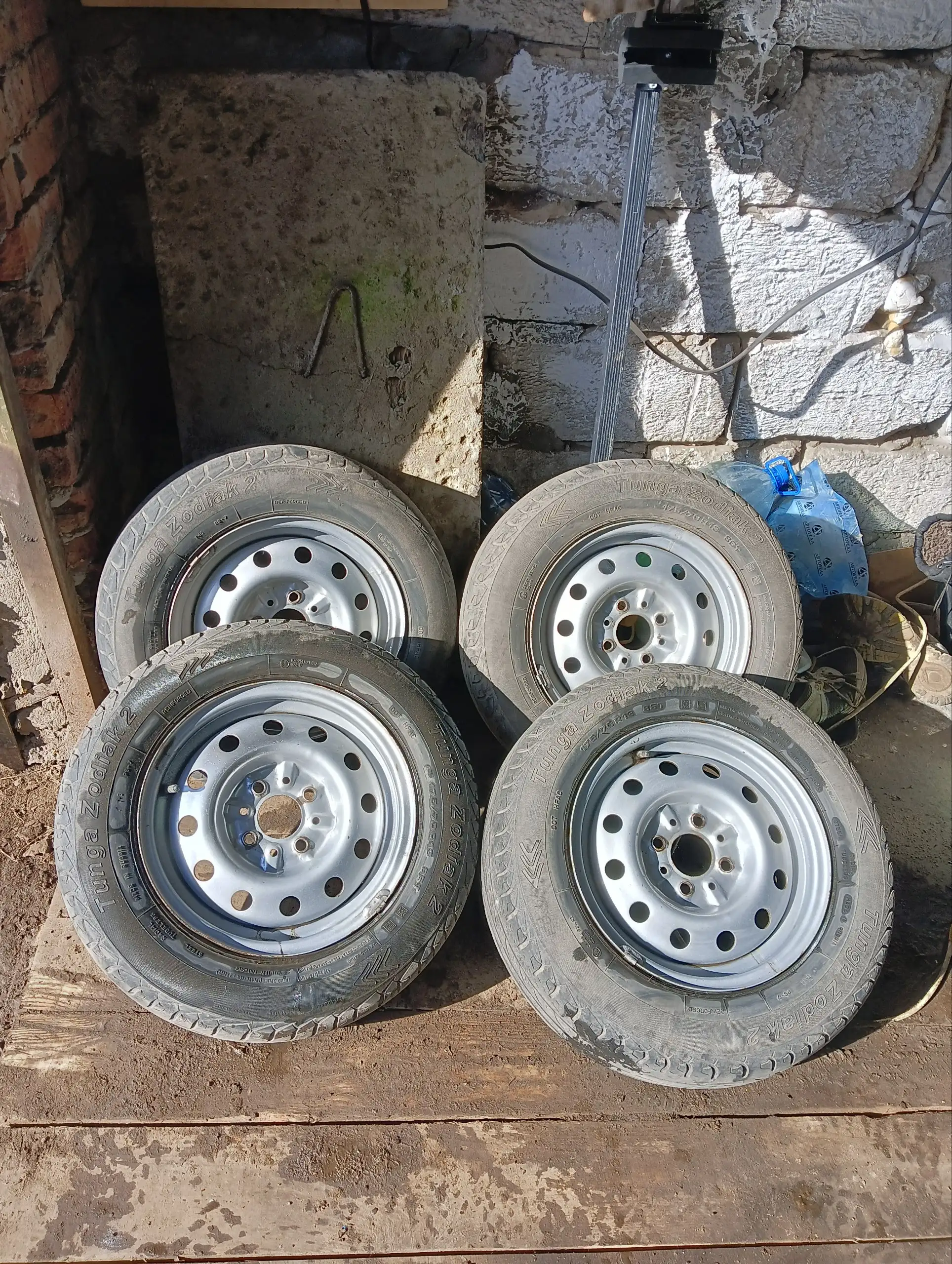 Продажа автомобильных шин R13 175/70 лето - Шины и диски (Авто) в Ижевск