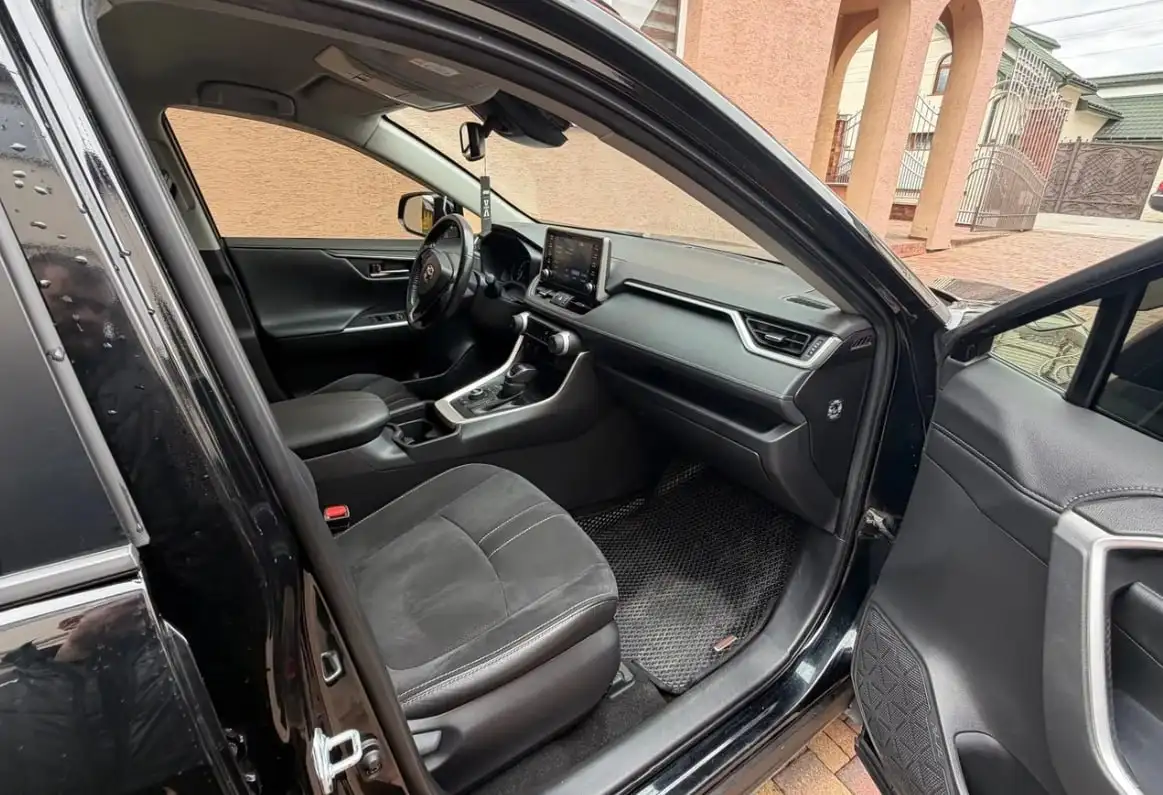 Toyota RAV4 2020 кроссовер - Легковые автомобили (Авто) в Ижевск