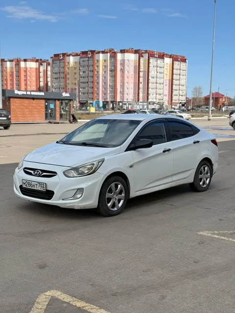 Продам HYUNDAI SOLARIS 2011 года выпуска - Авто в Нефтекамск