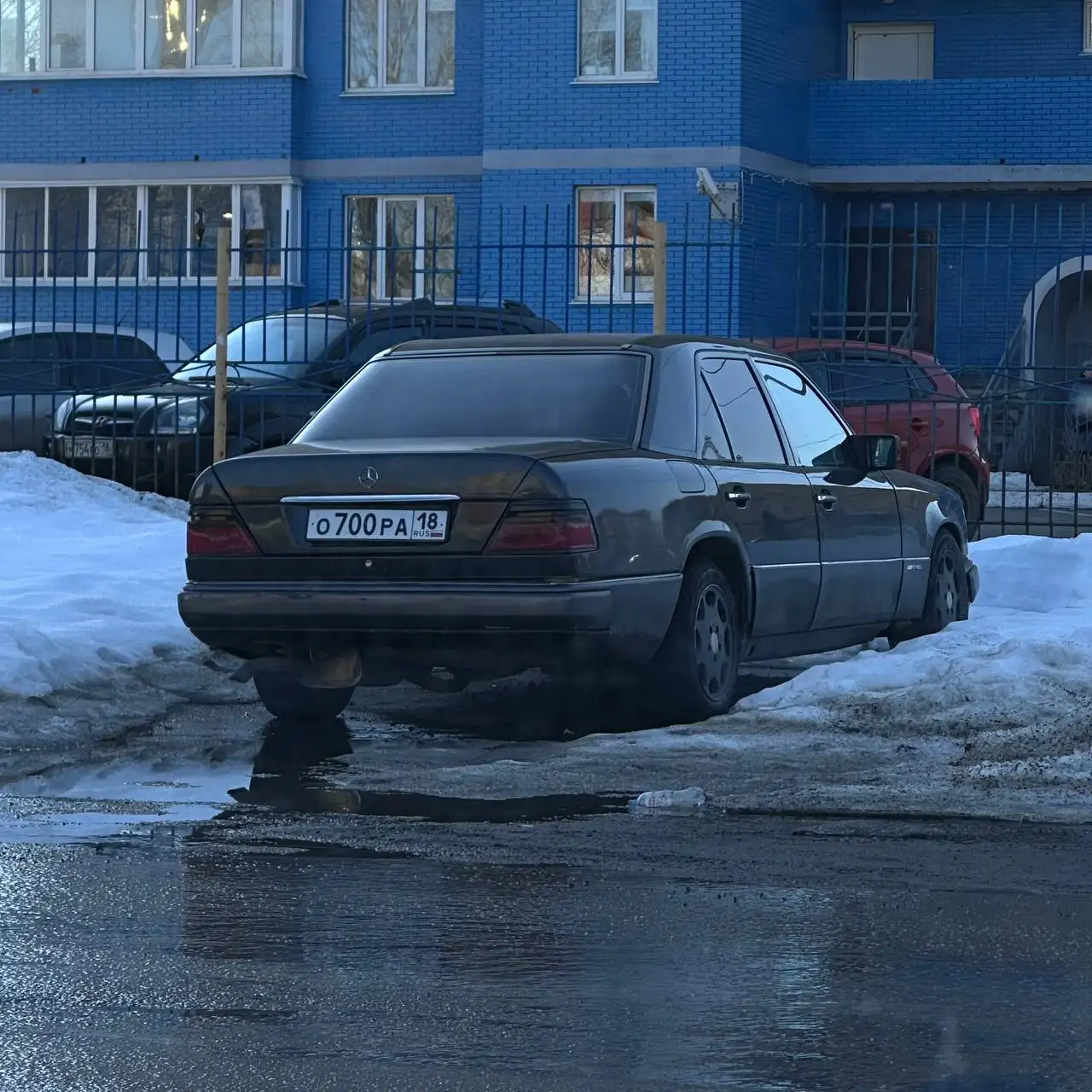 Автомобиль 2004 года выпуска - Легковые автомобили (Авто) в Ижевск