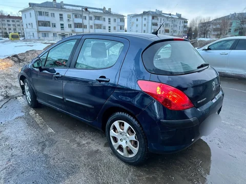 Пежо 308 2010 года с механикой 1.6 - Внедорожники в Ижевск