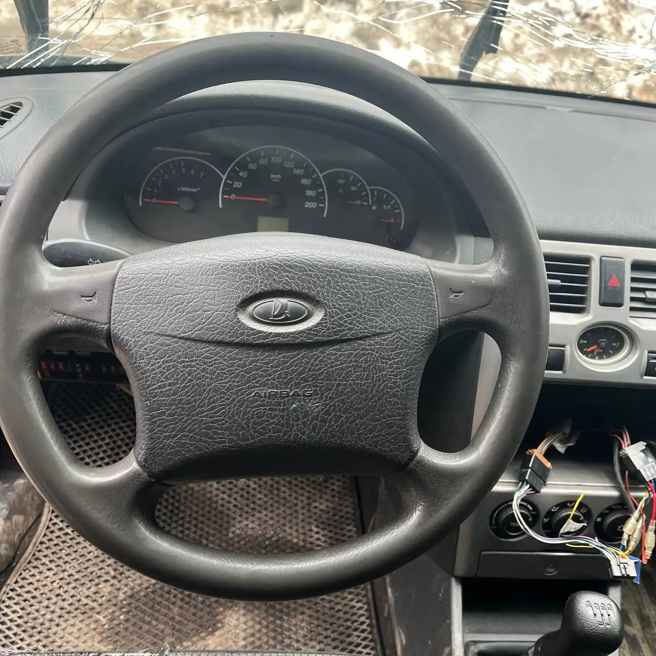 Приора в разборе на запчасти - Автозапчасти (Запчасти) в Сочи