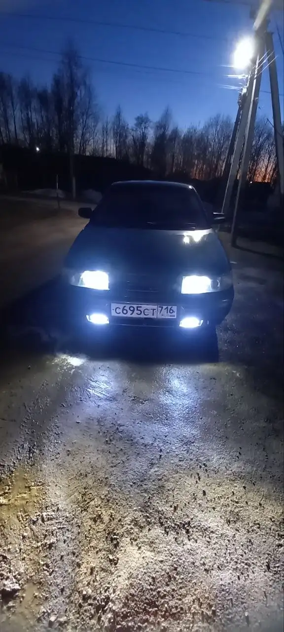 Продам прицеп 10 лет, требует внимания задние карманы и соединители - Прицепы (Авто) в Ижевск