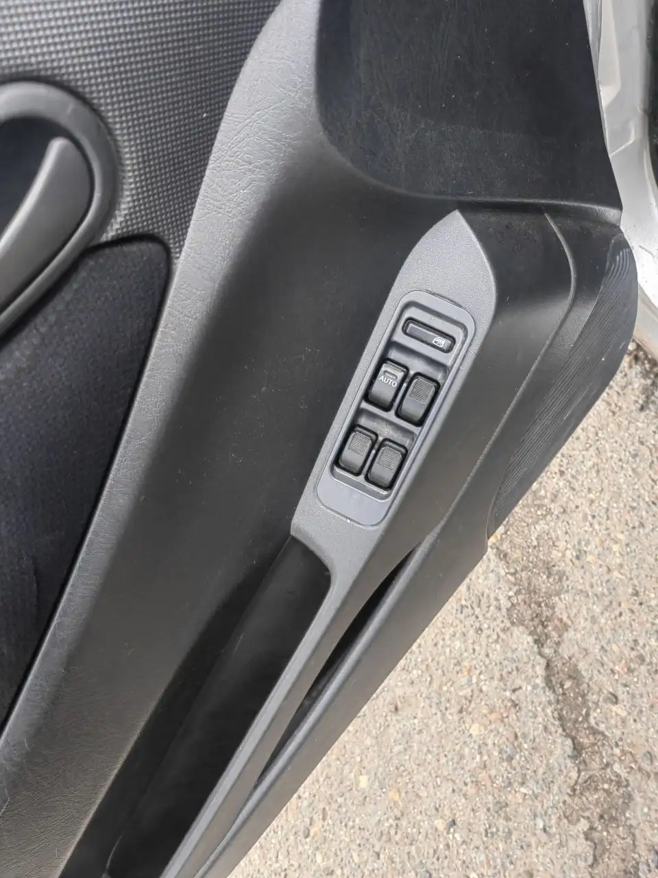 Автомобиль 2003 года на механике с кондиционером и ESP - Легковые автомобили (Авто) в Ижевск