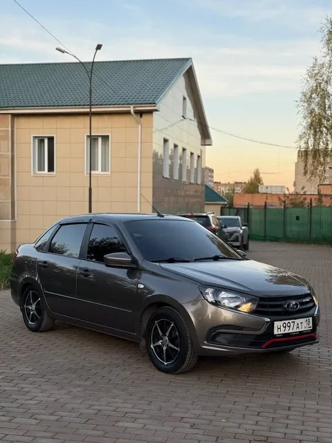 Продажа Лада Гранта 2019 года - Запчасти и кузовной ремонт в Ижевск