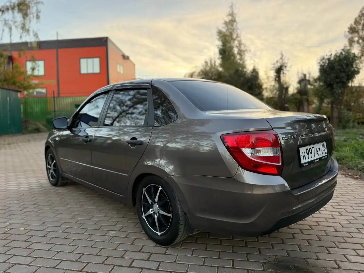 Продажа Лада Гранта 2019 года - Легковые автомобили (Авто) в Ижевск