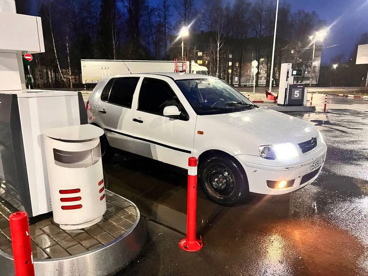 Volkswagen Polo 2001 хечбек ристалинг - Легковые автомобили (Авто) в Ижевск