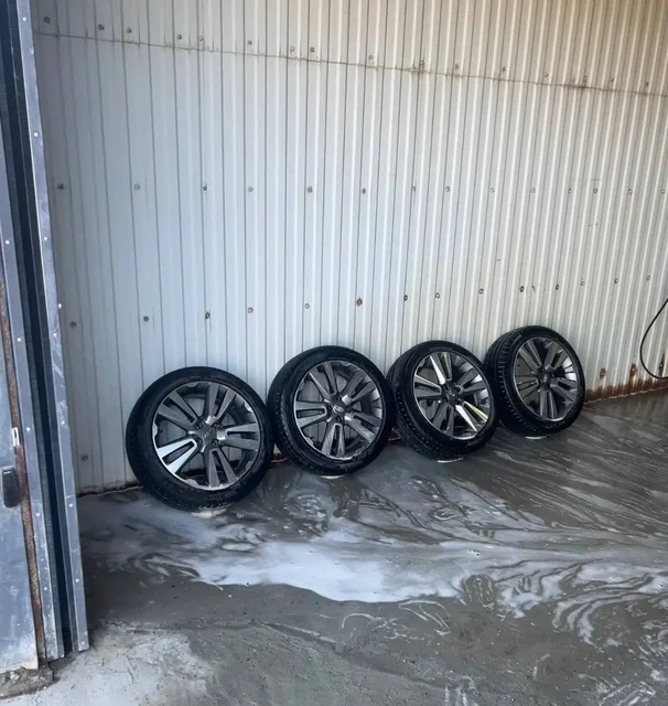 Комплект шин Pirelli R17 - Двигатели в Ижевск