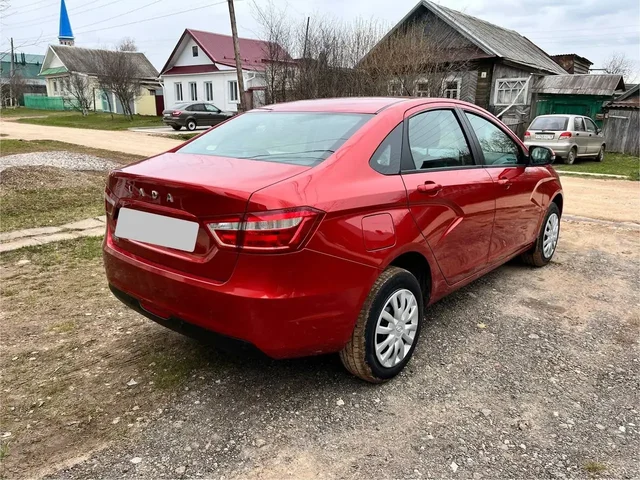 Продам Ладу Весту 2018 - Тракторы в Можга