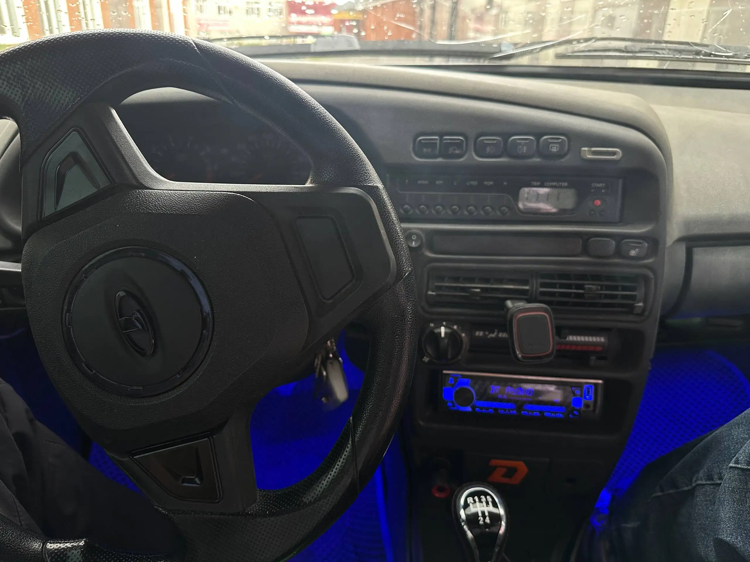 Продажа автомобиля с мотором 1.6 8-кл - Авто в Ижевск