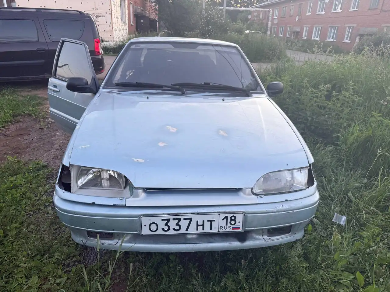 Автомобиль 2002 года - Легковые автомобили (Авто) в Воткинск