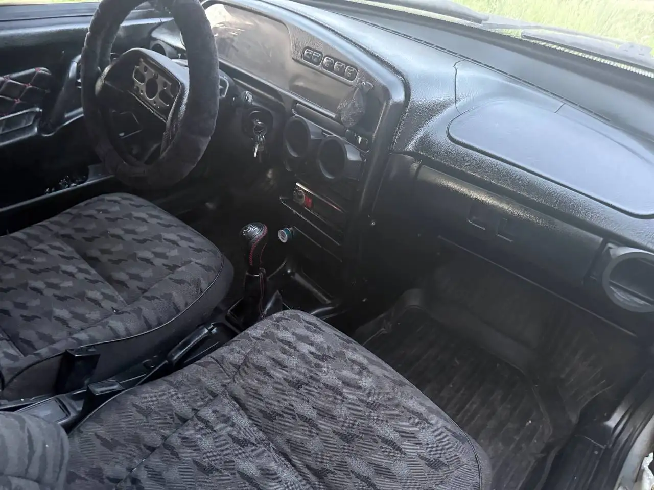 Автомобиль 2002 года - Легковые автомобили (Авто) в Воткинск