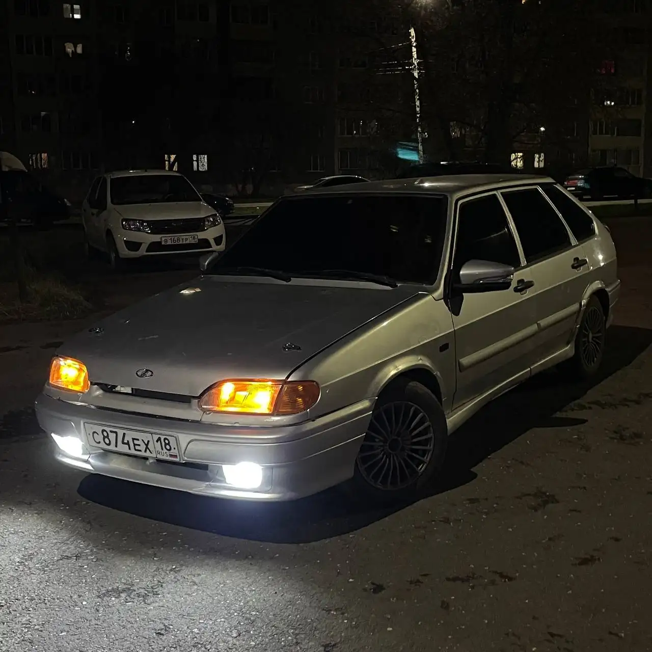 ВАЗ Приора люкс 2011, аварийный кузов, цена 85к - Легковые автомобили (Авто) в Неизвестно
