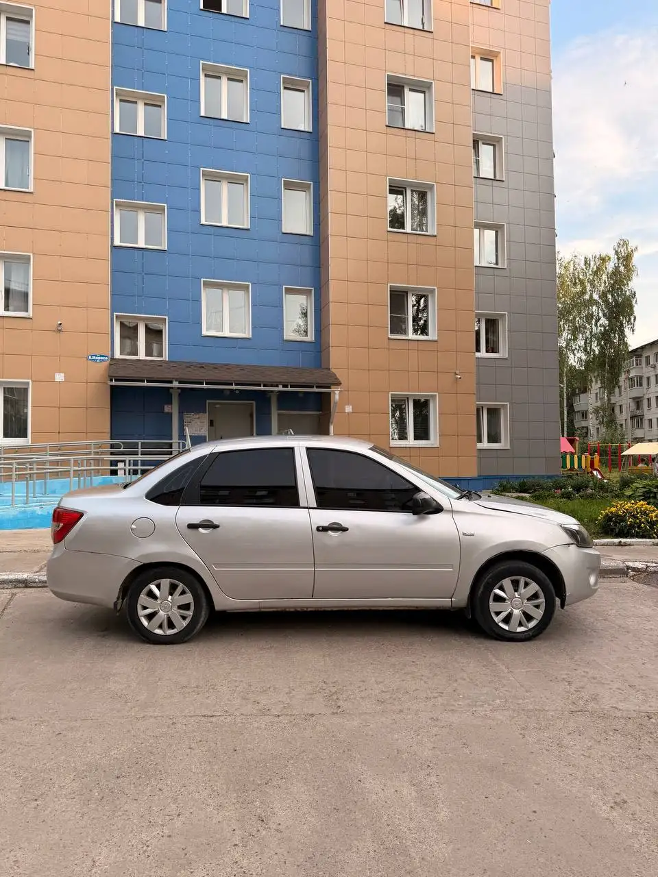 Лада Гранта 2012 - Легковые автомобили (Авто) в Чайковский