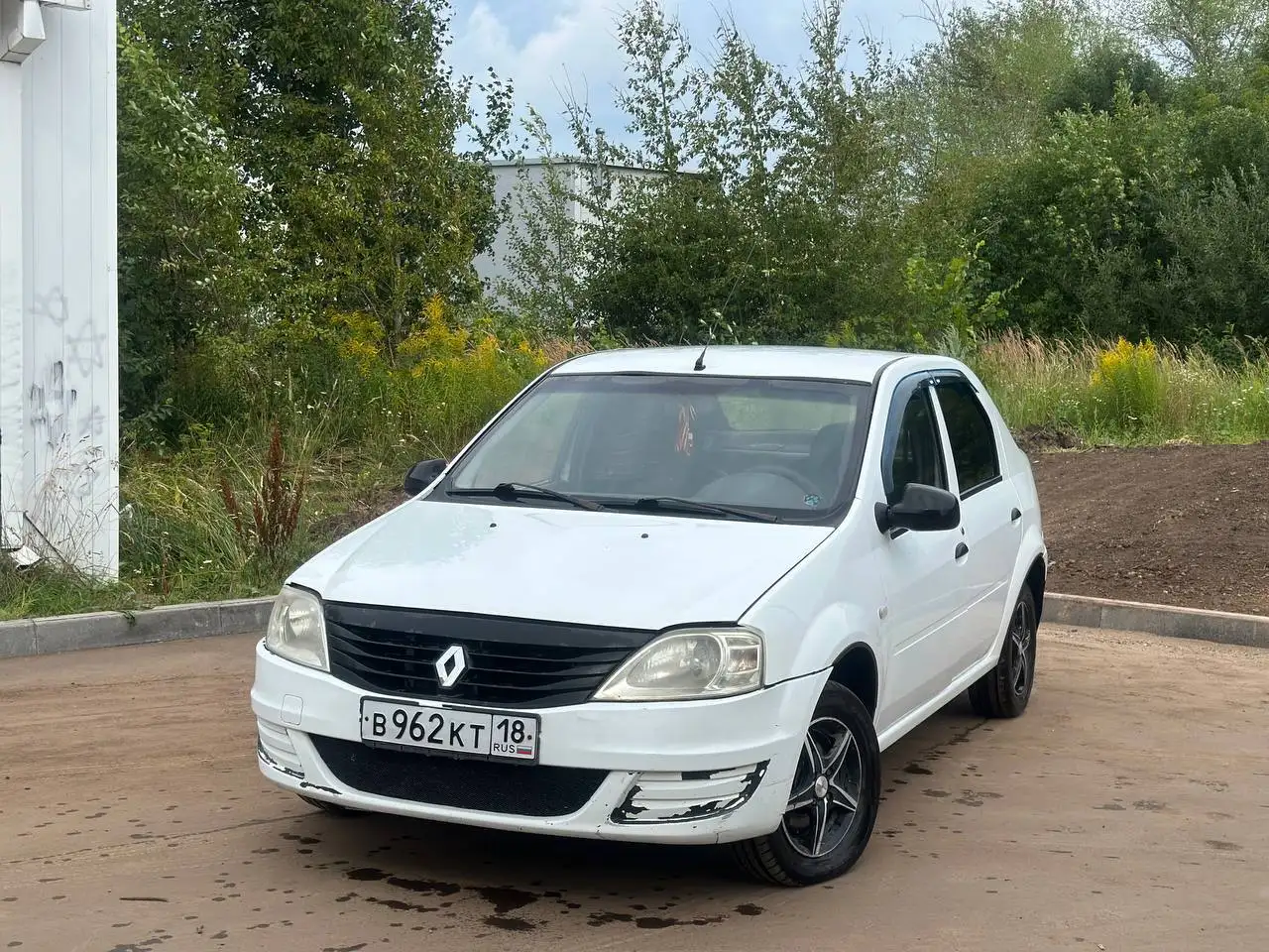 Продажа Renault Logan 2010 - Легковые автомобили (Авто) в Ижевск