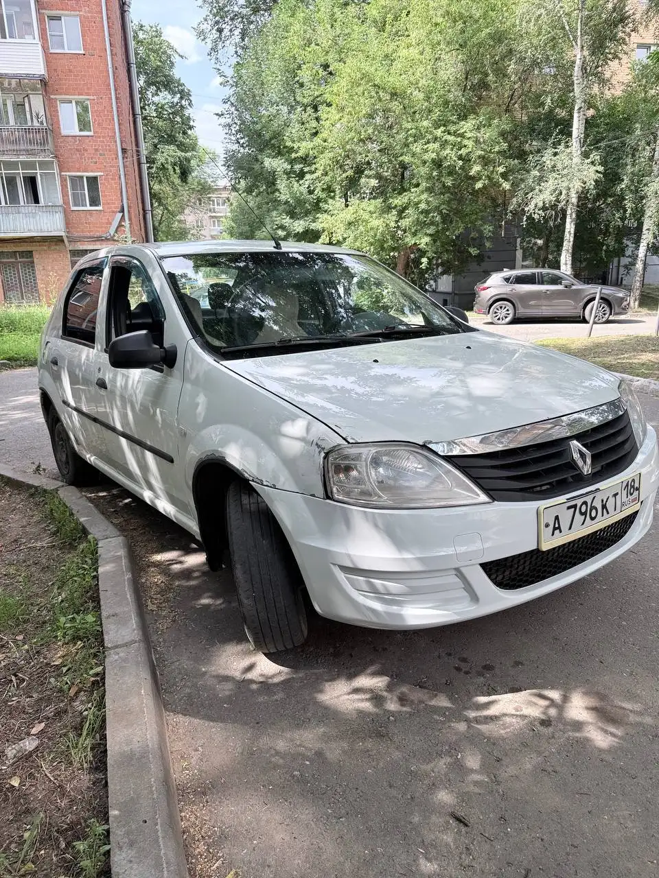 Логан 2012 года с дефектами кузова - Легковые автомобили (Авто) в Ижевск