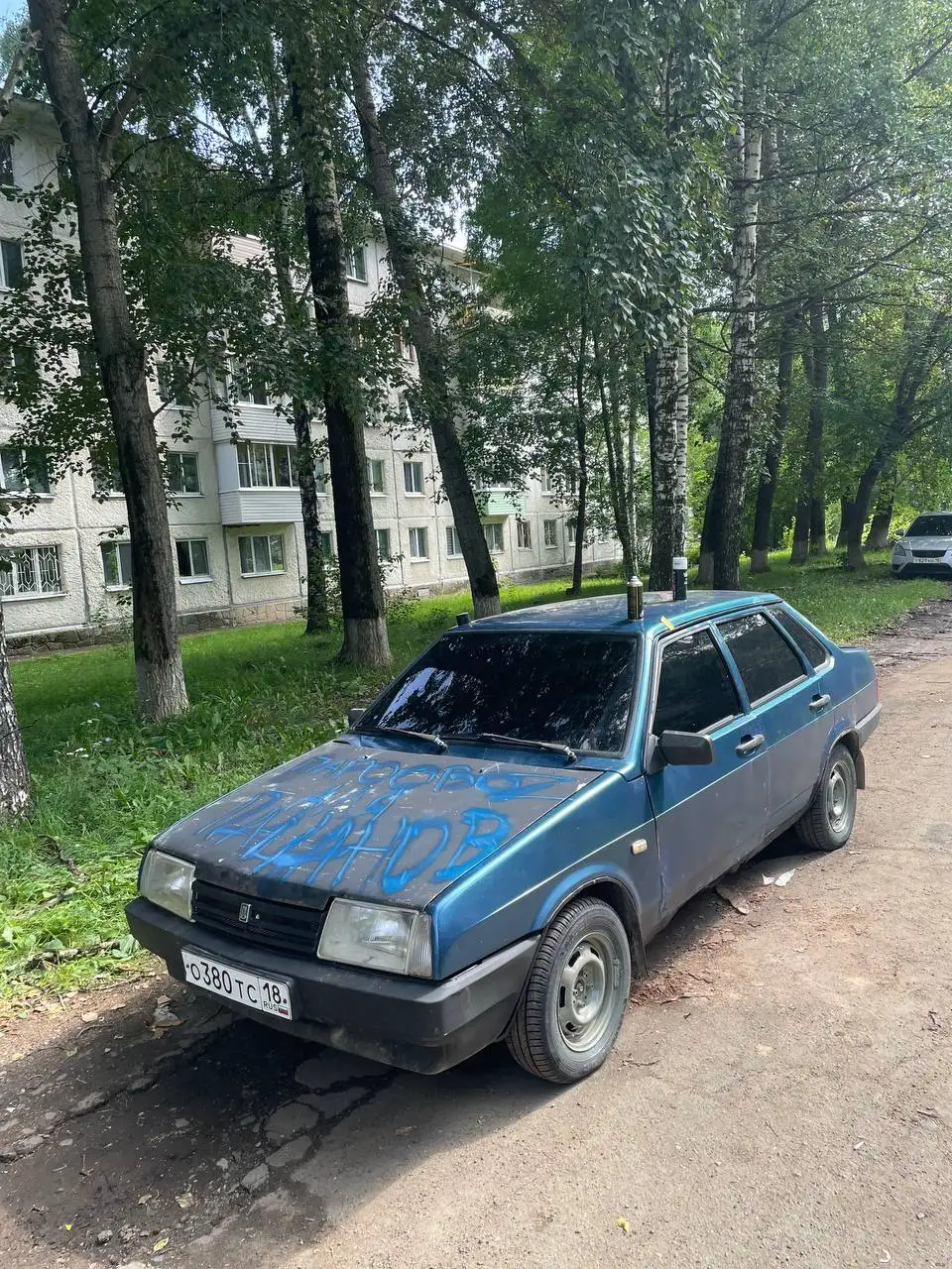 2004 год инжектор, все передачи, ходовка в норме - Авто в Ижевск