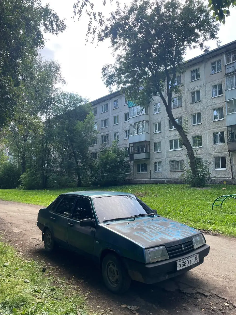 2004 год инжектор, все передачи, ходовка в норме - Авто в Ижевск
