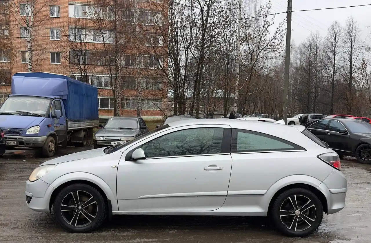 Opel Astra h GTC 1.8 МТ