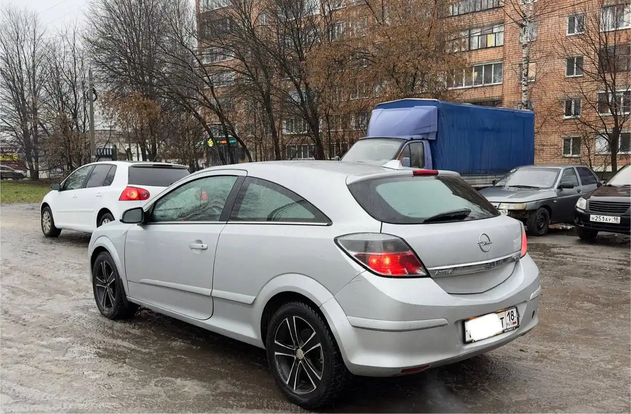 Opel Astra h GTC 1.8 МТ
