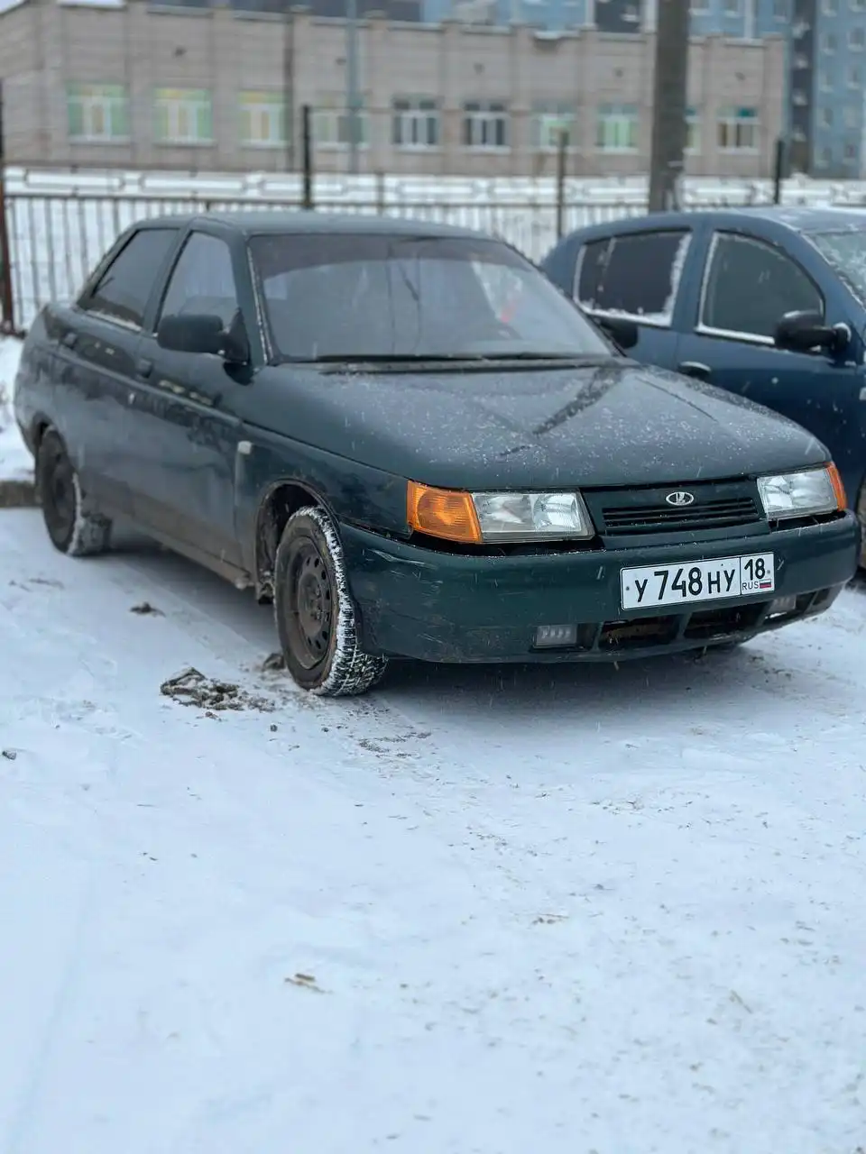 Продам ВАЗ 2110 с документами и зимней резиной