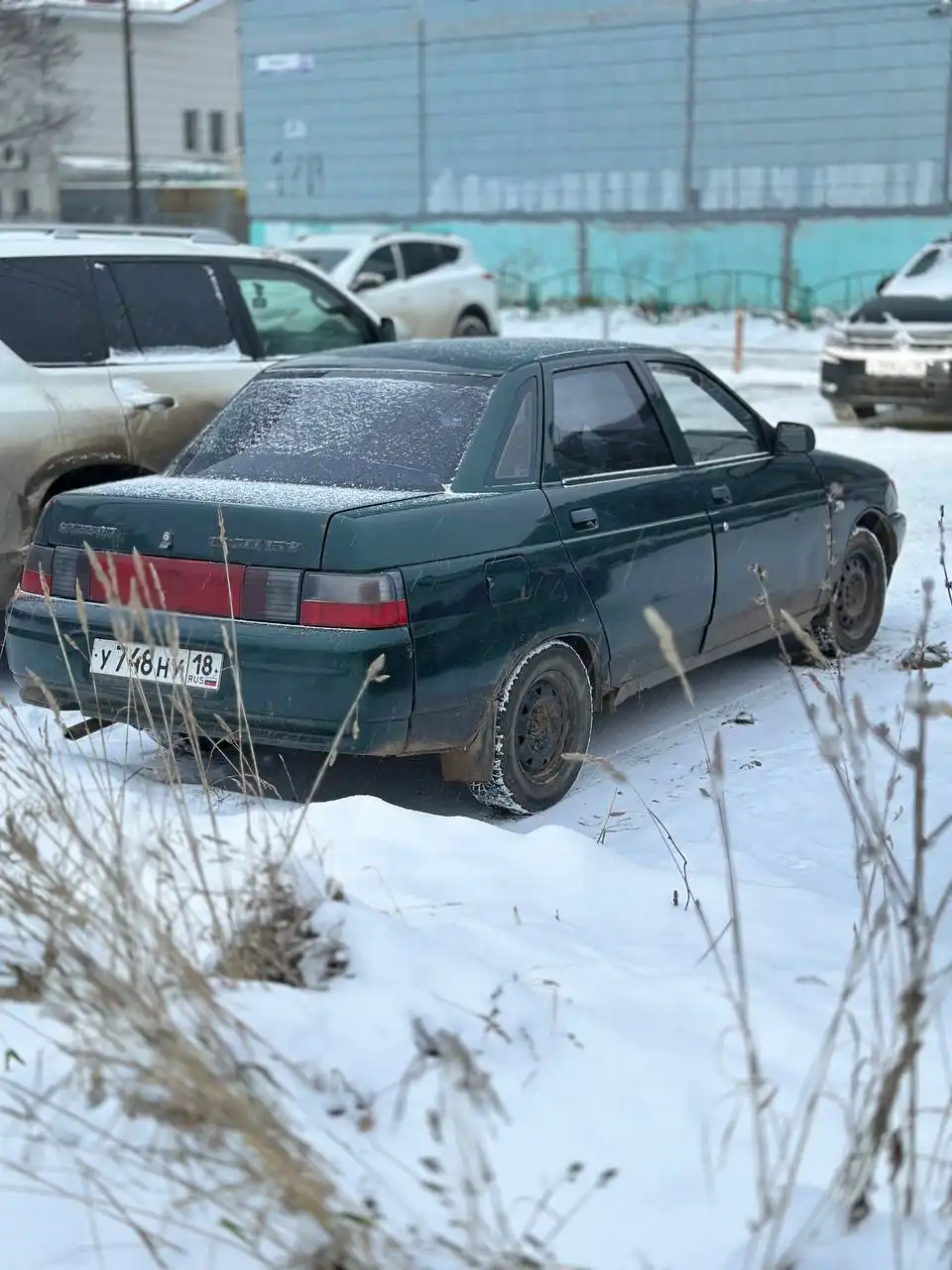 Продам ВАЗ 2110 с документами и зимней резиной