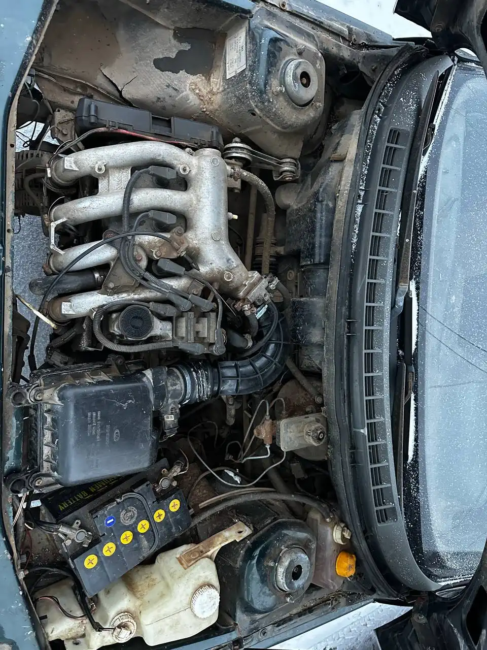 Продам ВАЗ 2110 с документами и зимней резиной